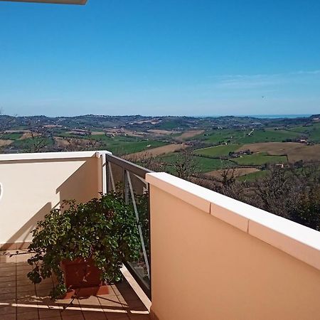Appartamento Che Vista! Affittacamere Mombaroccio Exteriör bild